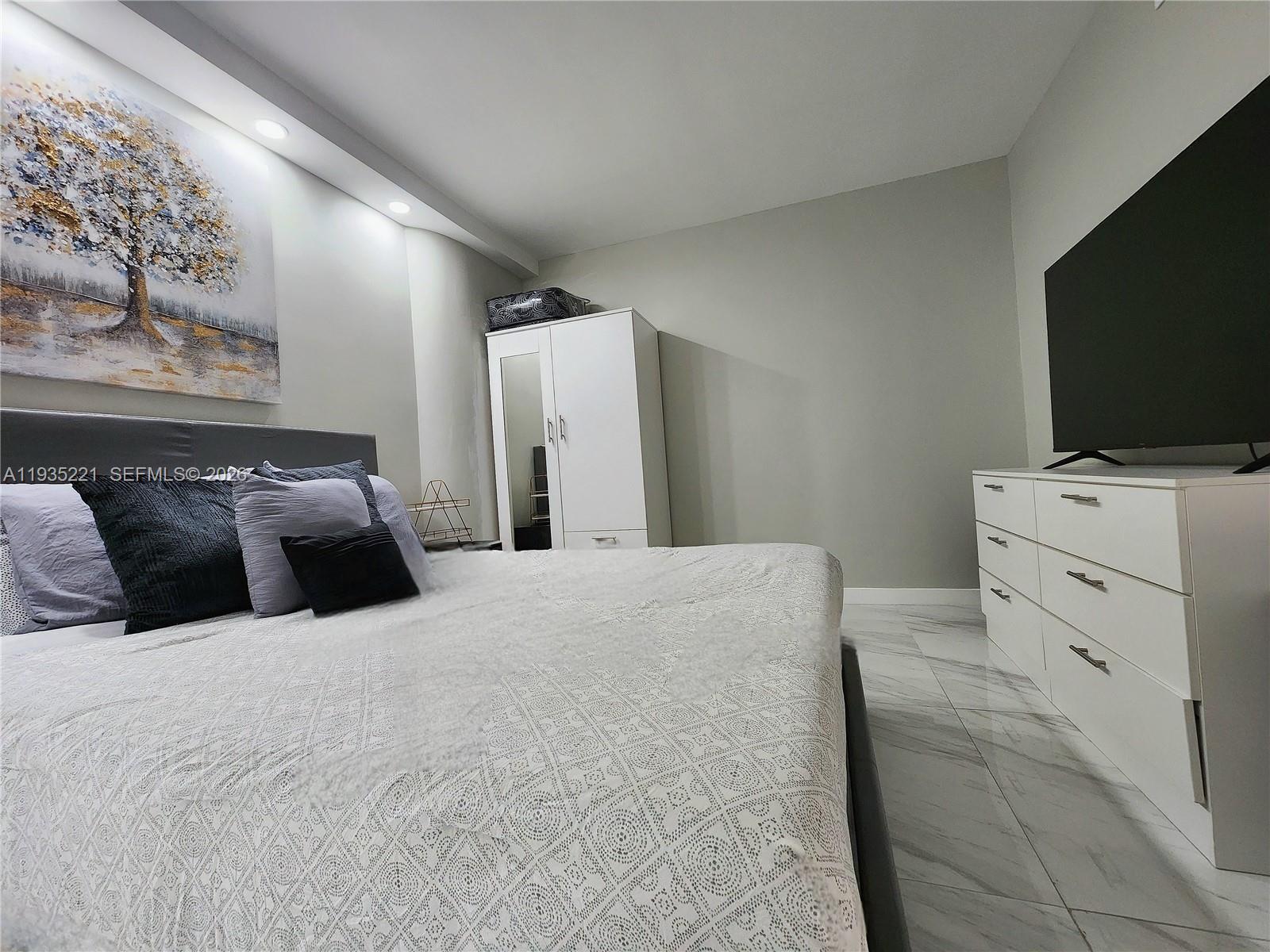 SEA AIR TOWERS CONDO - Residential