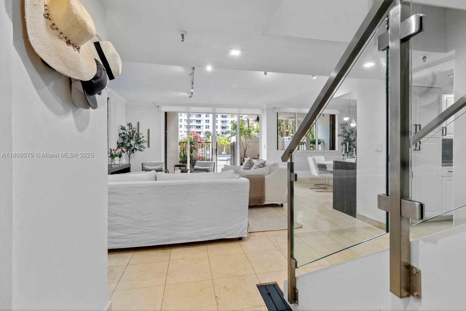 520 Brickell Key Dr A307