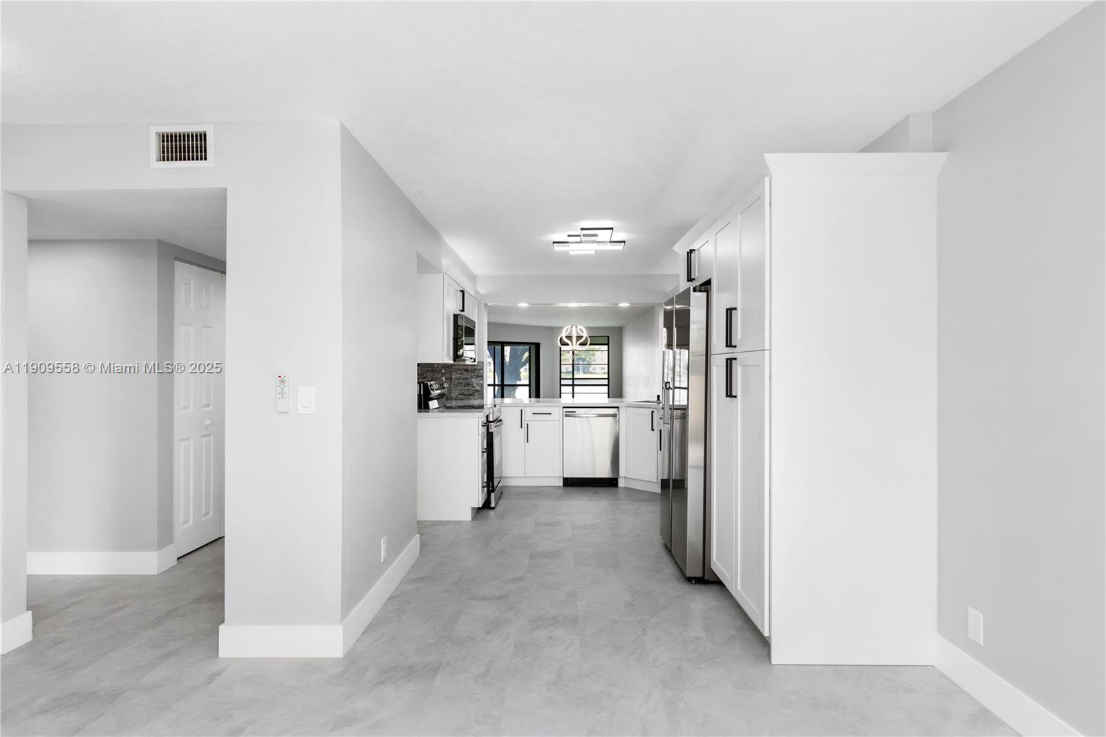 FAIRFAX CONDOMINIUM - Residential