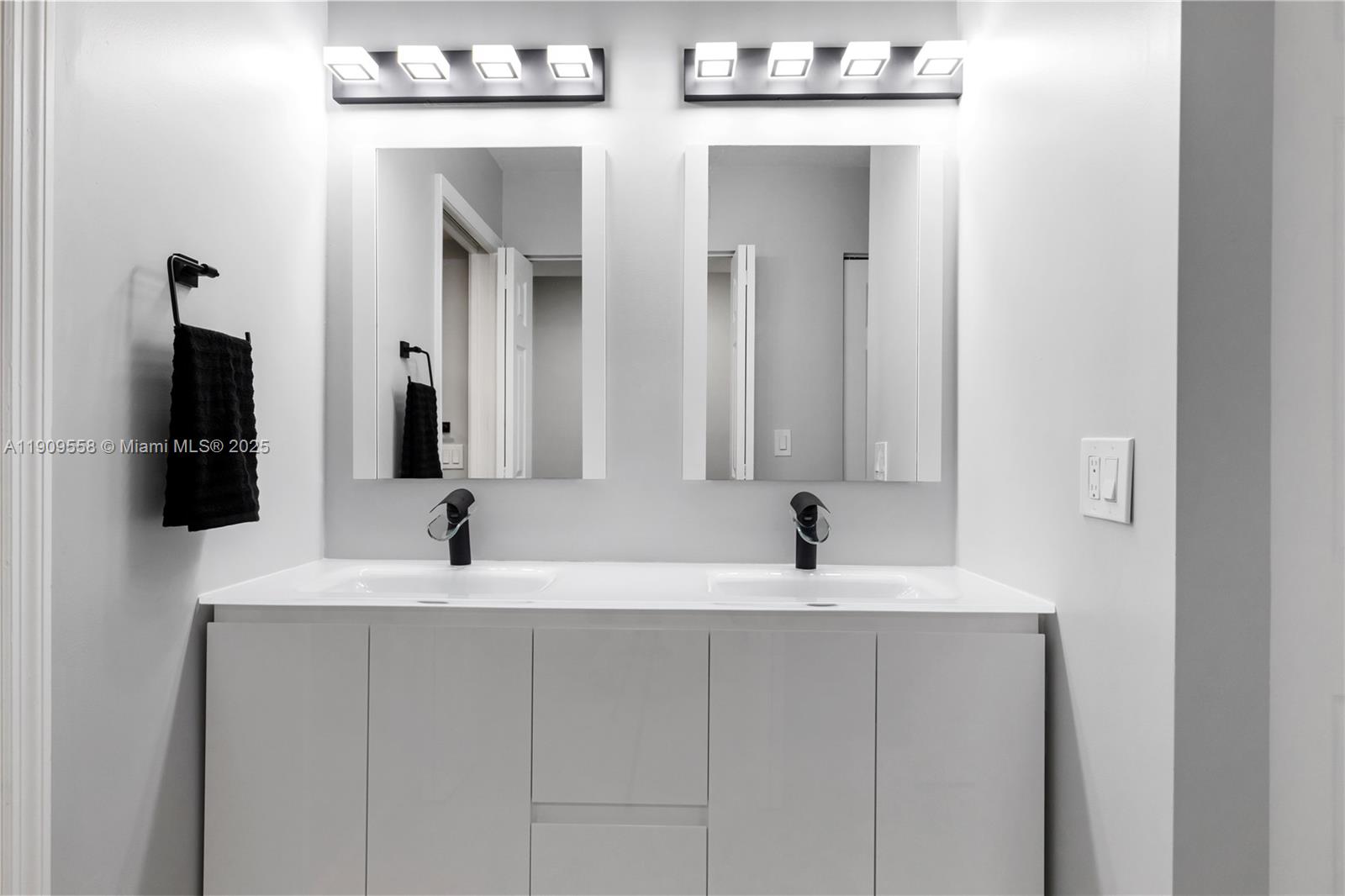 FAIRFAX CONDOMINIUM - Residential