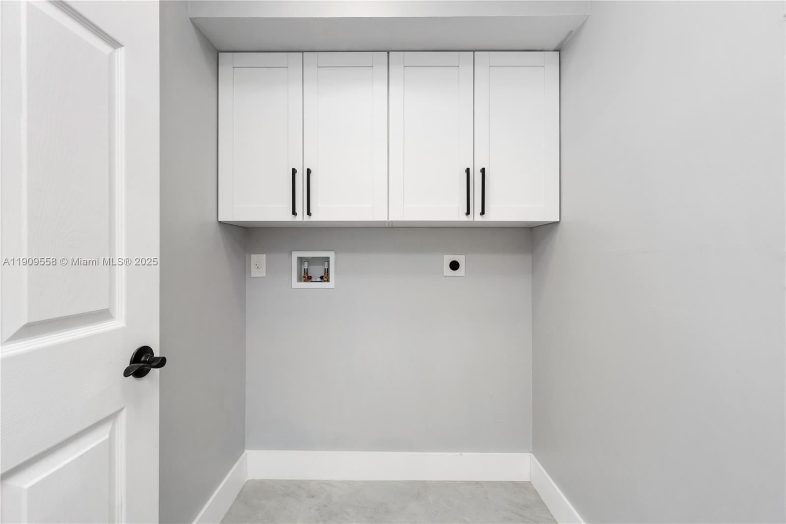 FAIRFAX CONDOMINIUM - Residential