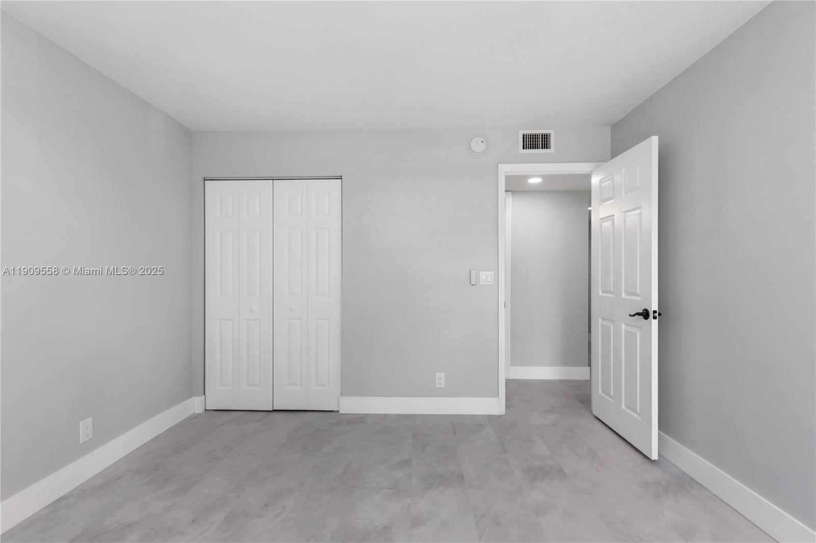 FAIRFAX CONDOMINIUM - Residential