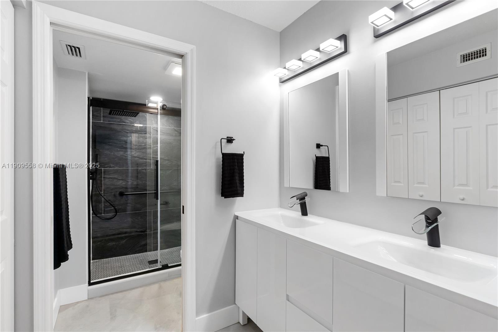 FAIRFAX CONDOMINIUM - Residential