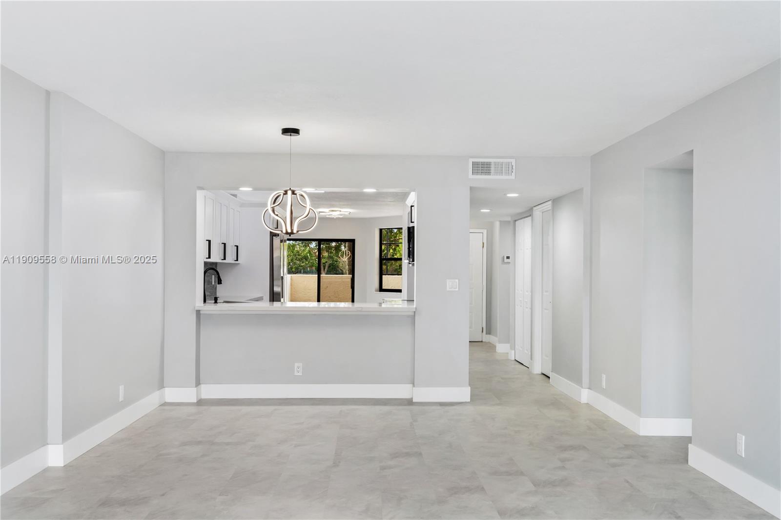 FAIRFAX CONDOMINIUM - Residential