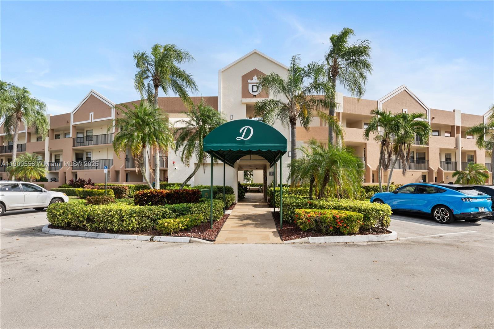 FAIRFAX CONDOMINIUM - Residential