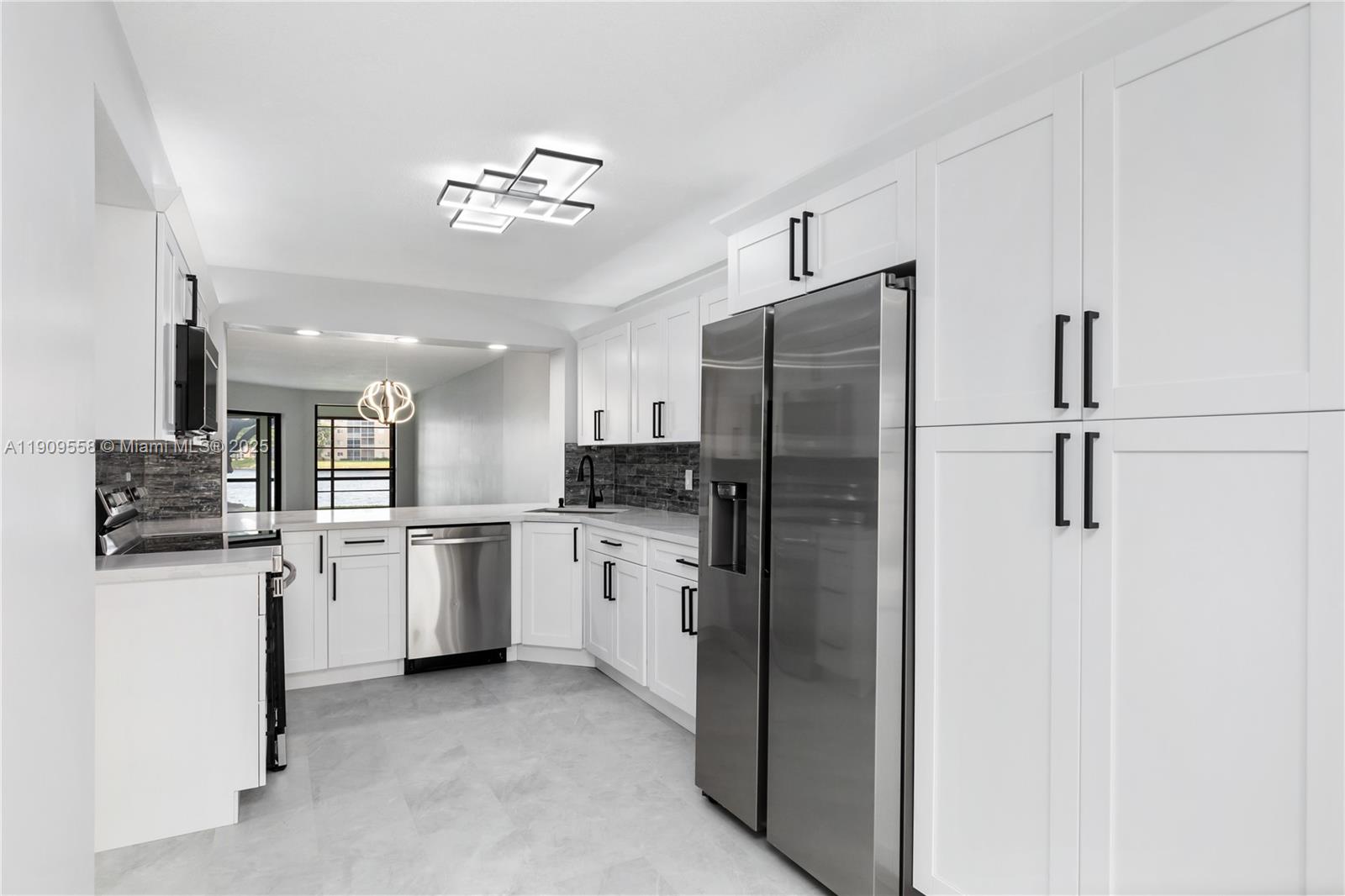 FAIRFAX CONDOMINIUM - Residential