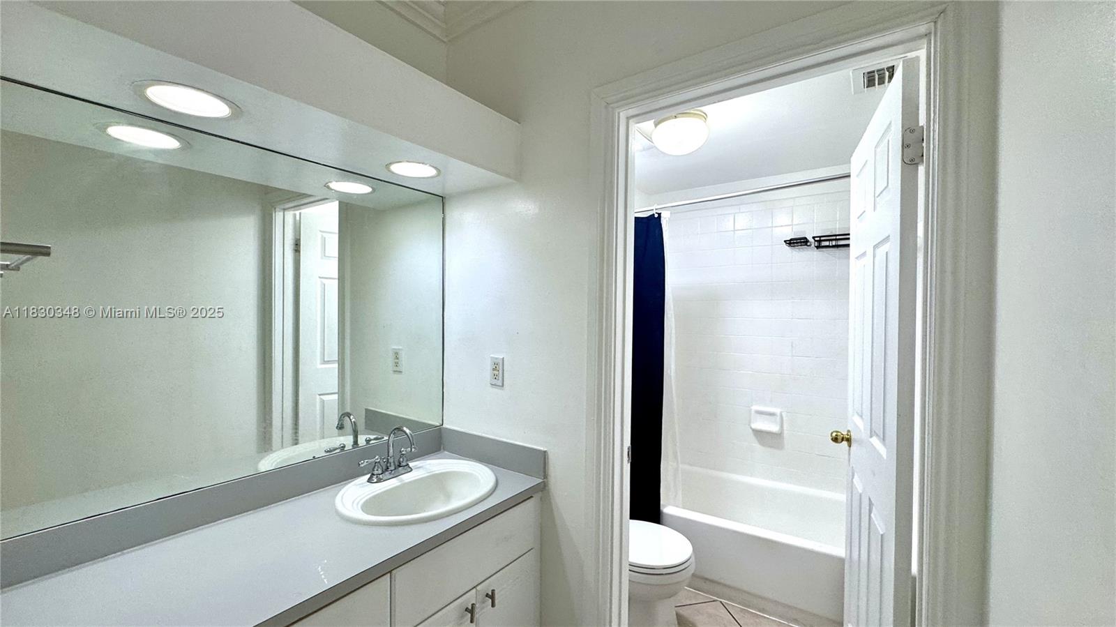 LINCOLN VIEW CONDO - Residential