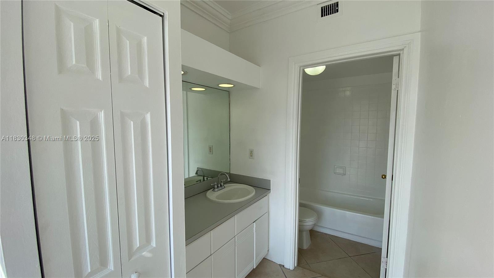 LINCOLN VIEW CONDO - Residential