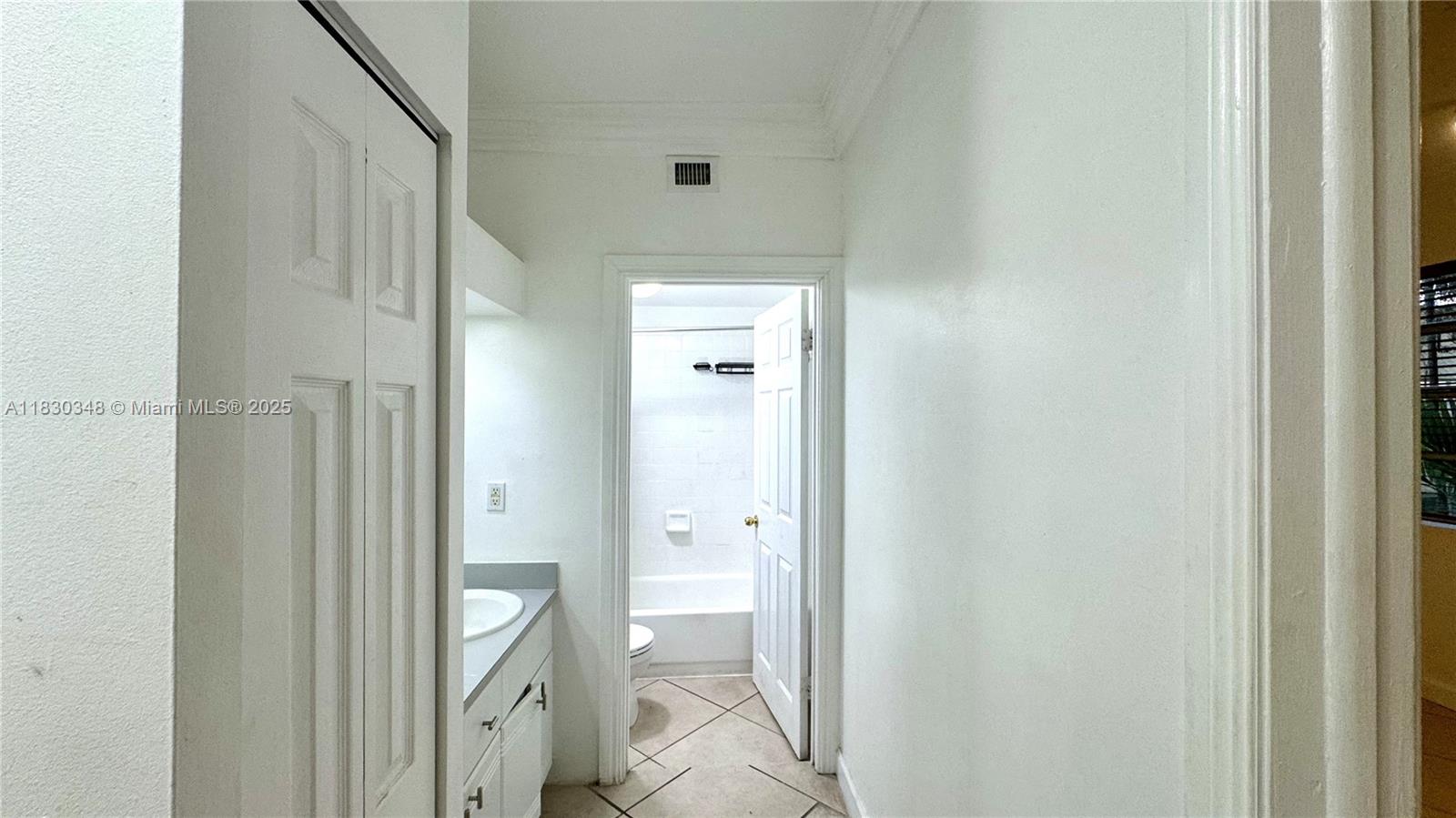 LINCOLN VIEW CONDO - Residential