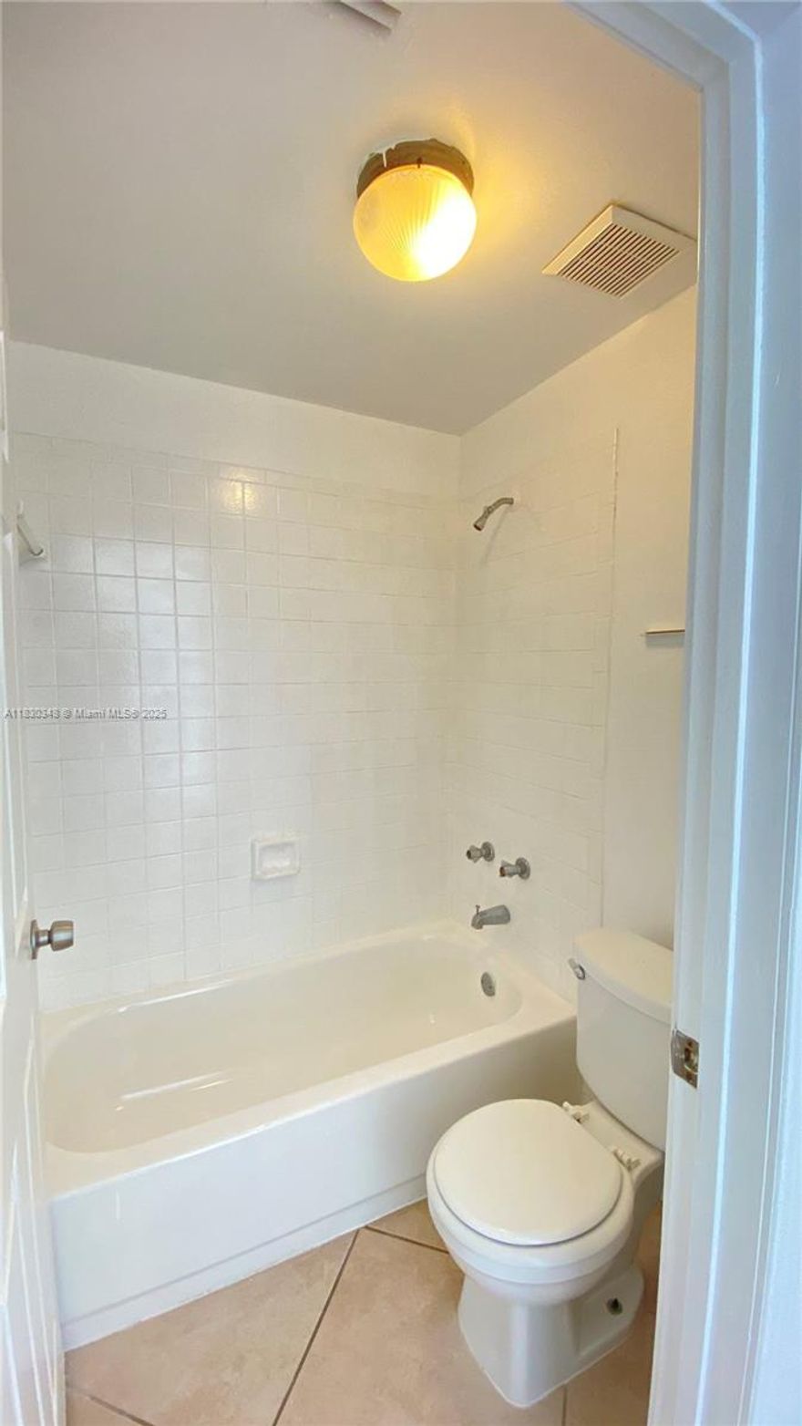 Largest Unit in the Building 2BD & 2BA on the top 3rd floor with South exposure. Very bright unit above building next door. Kitchen as an open concept,  stainless steel appliances, 2 bathrooms with tubs. tile floors throughout, central AC. Laundry on site (1 floor). Just 1 block form Lincoln Road. appreciate and enjoy the South Beach Life style. Secured building. Resident Street parking only. NO Short-Term rental. Video tour available. Easy to show