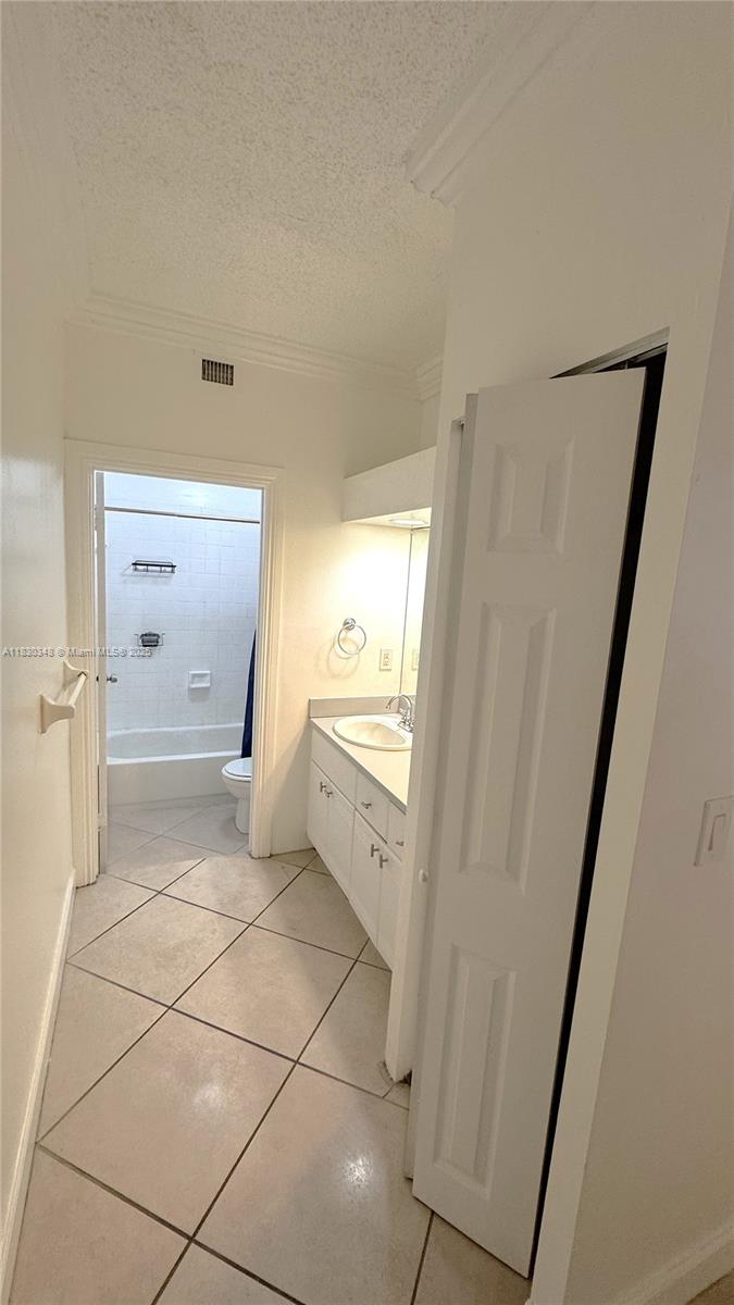 LINCOLN VIEW CONDO - Residential