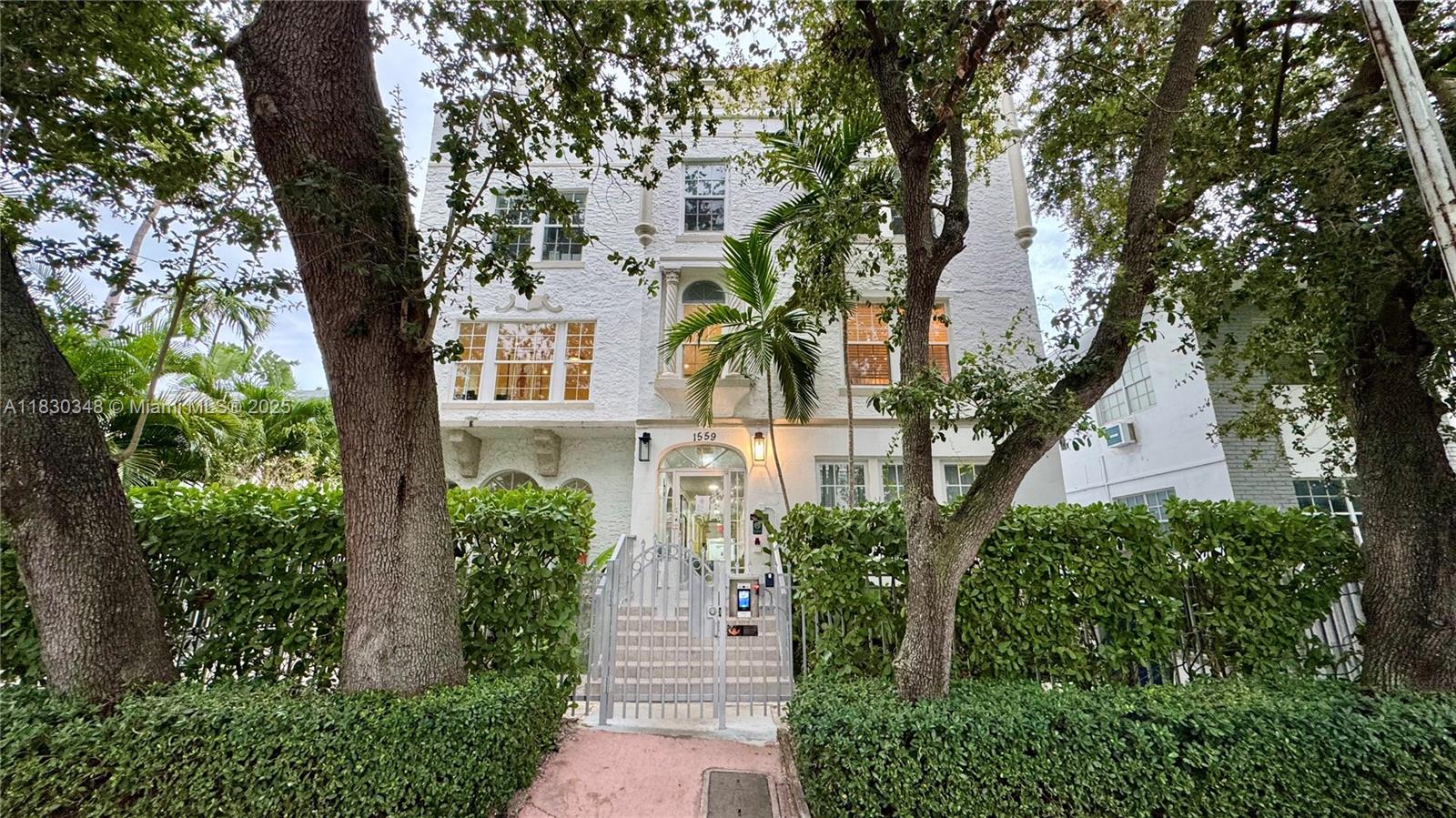 LINCOLN VIEW CONDO - Residential