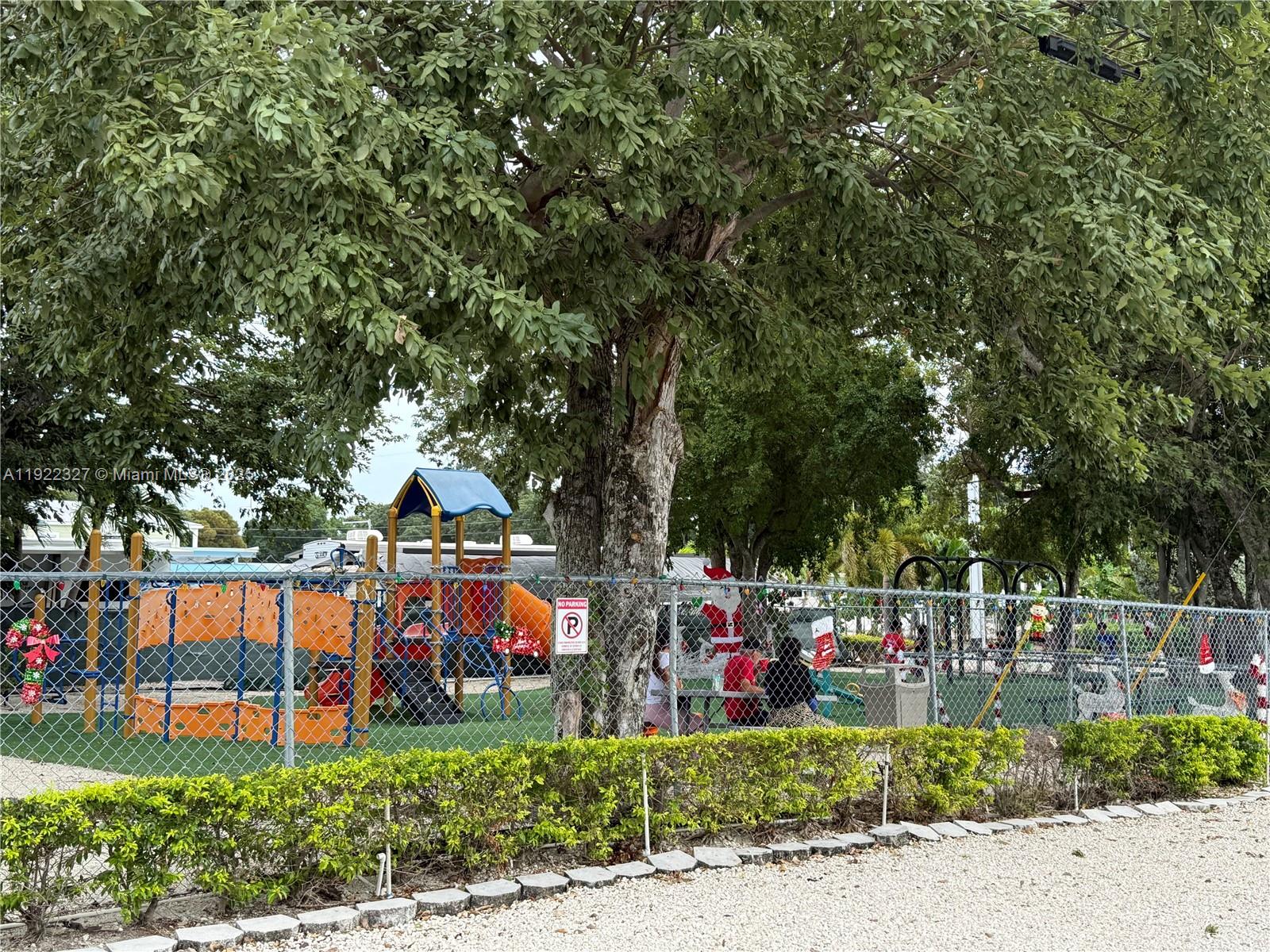 CALUSA CAMPGROUND - Land