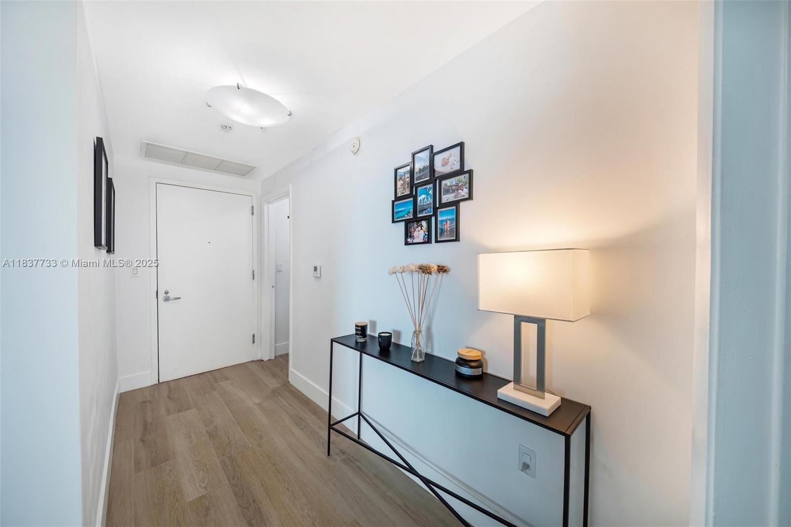 1900 N Bayshore Dr 4111