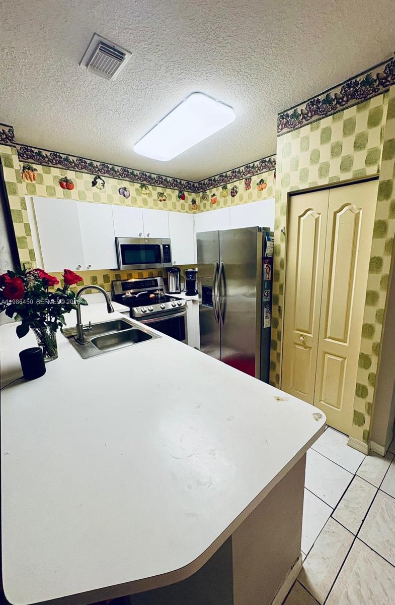 SECRET GARDEN CONDO - Residential