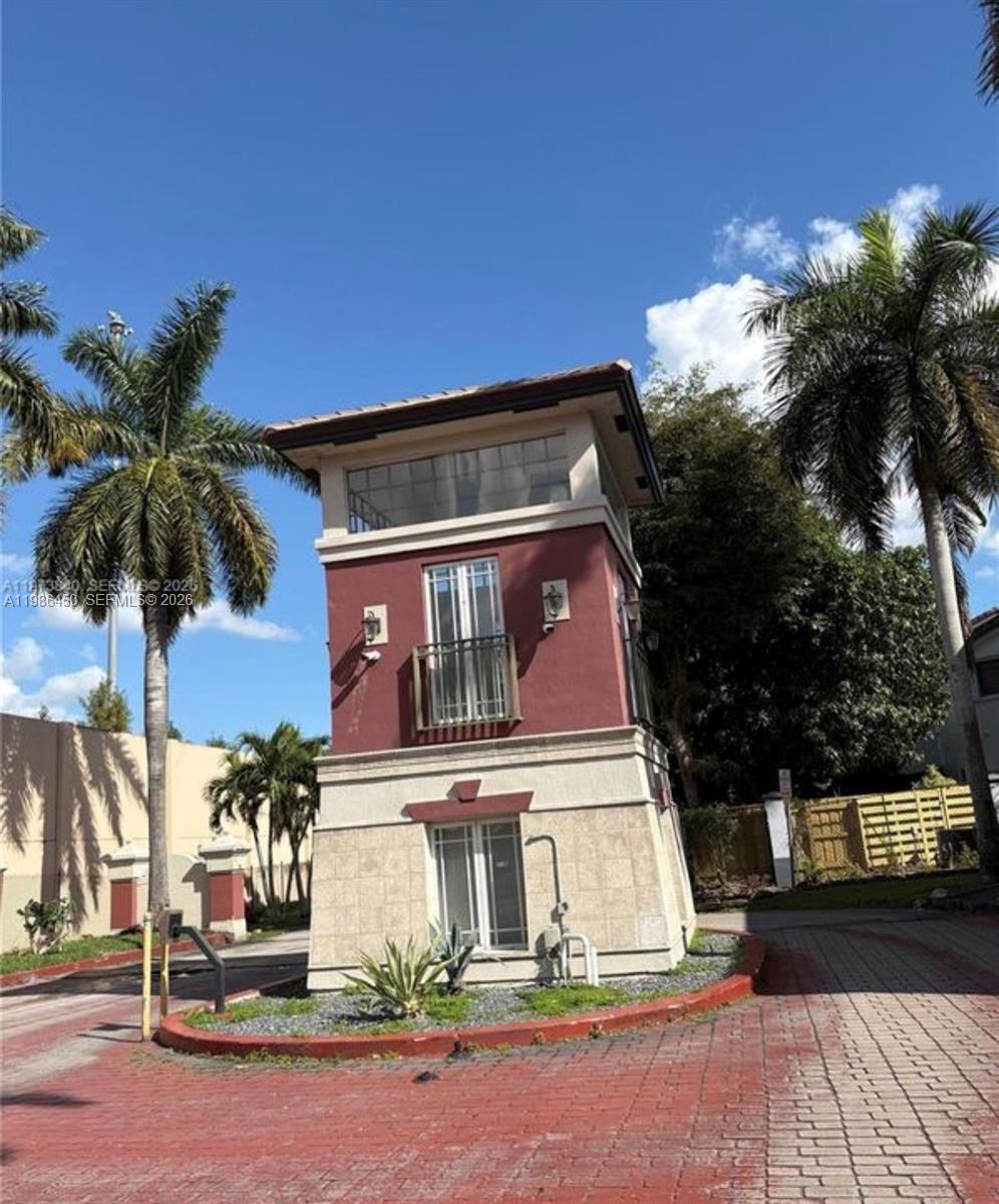 SECRET GARDEN CONDO - Residential