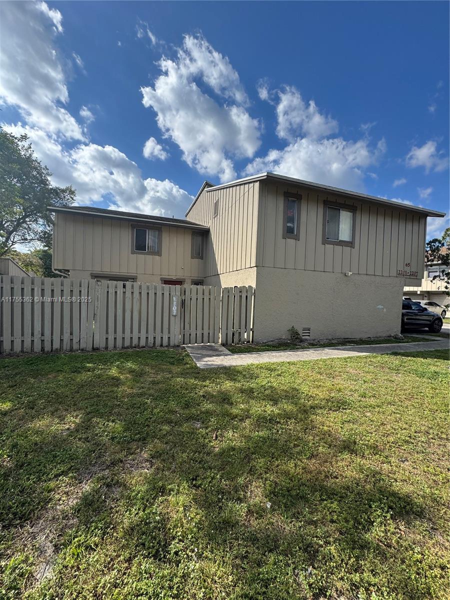 Rental Property at 2203 Nw 59th Way 65-B, Lauderhill, Miami-Dade County, Florida - Bedrooms: 2 
Bathrooms: 2  - $1,800 MO.