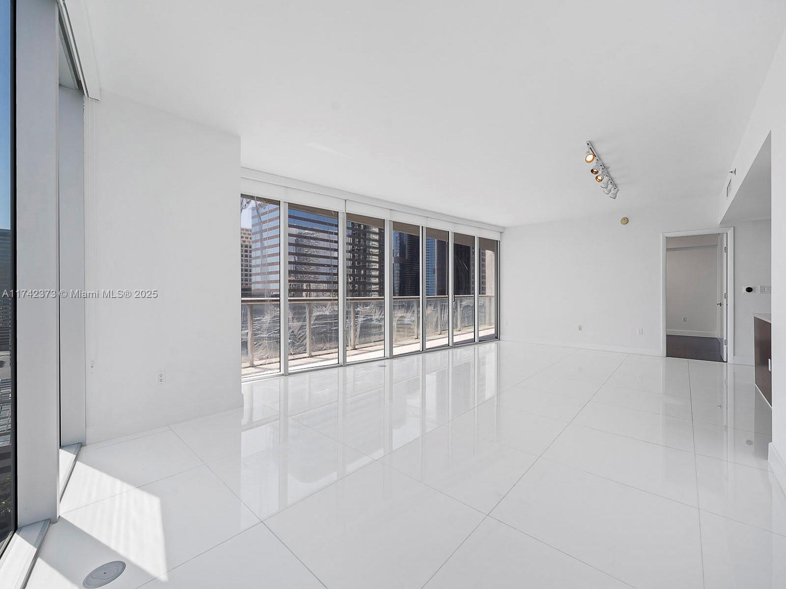 495 Brickell Ave 1801