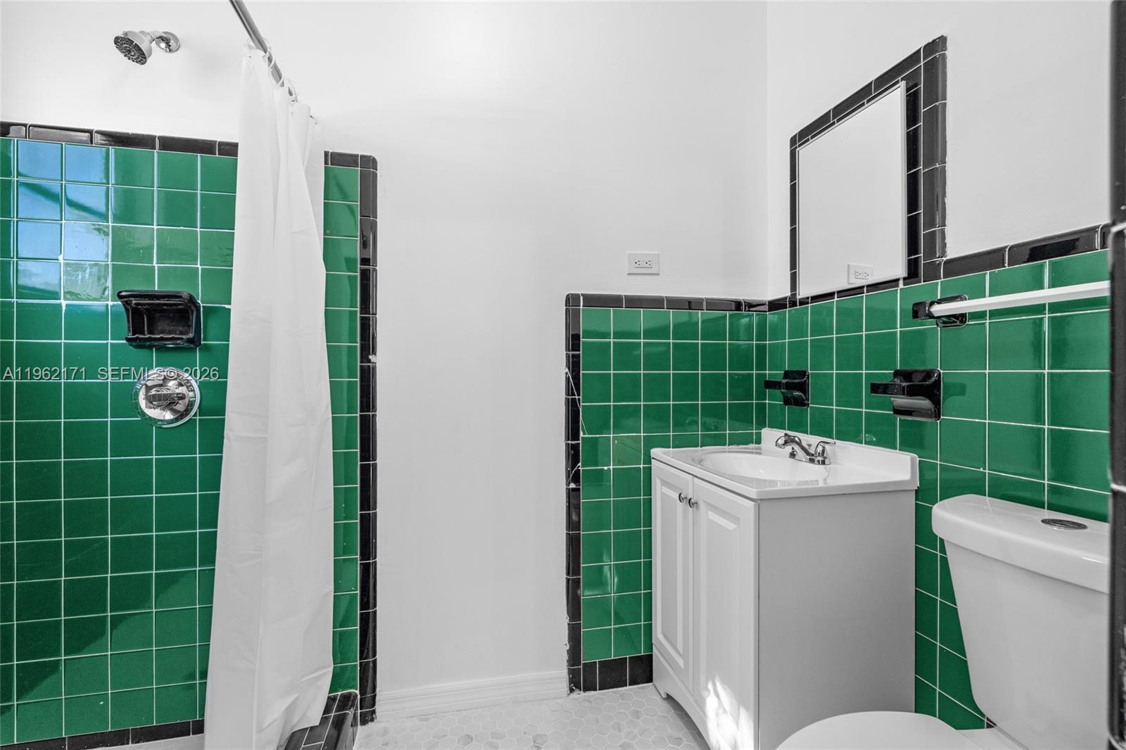 REV PLAT OF BRANDON PARK - Residential Income