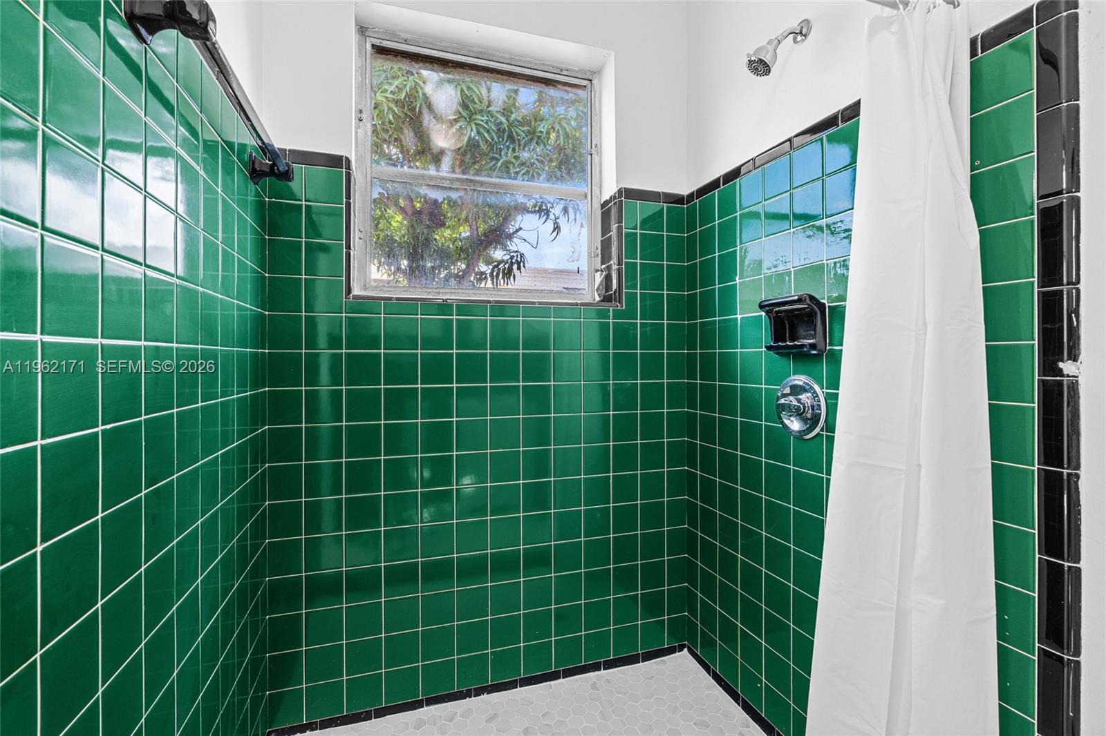 REV PLAT OF BRANDON PARK - Residential Income