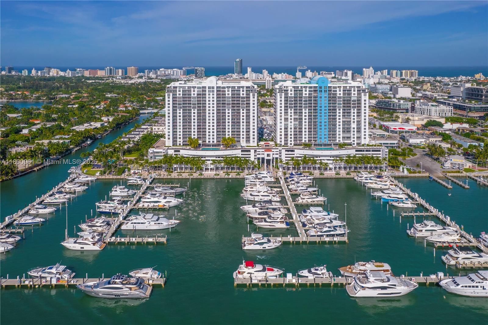 SUNSET HARBOUR NORTH COND - Residential