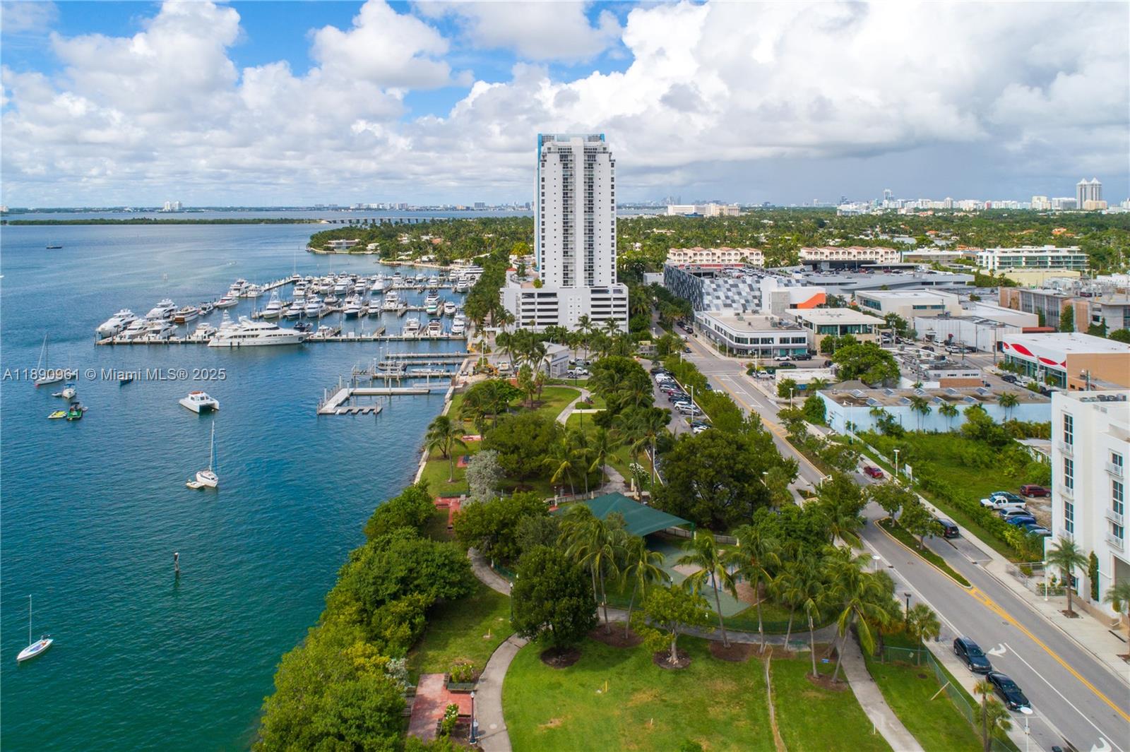 SUNSET HARBOUR NORTH COND - Residential
