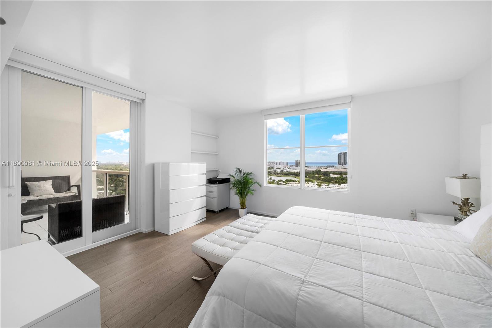 SUNSET HARBOUR NORTH COND - Residential