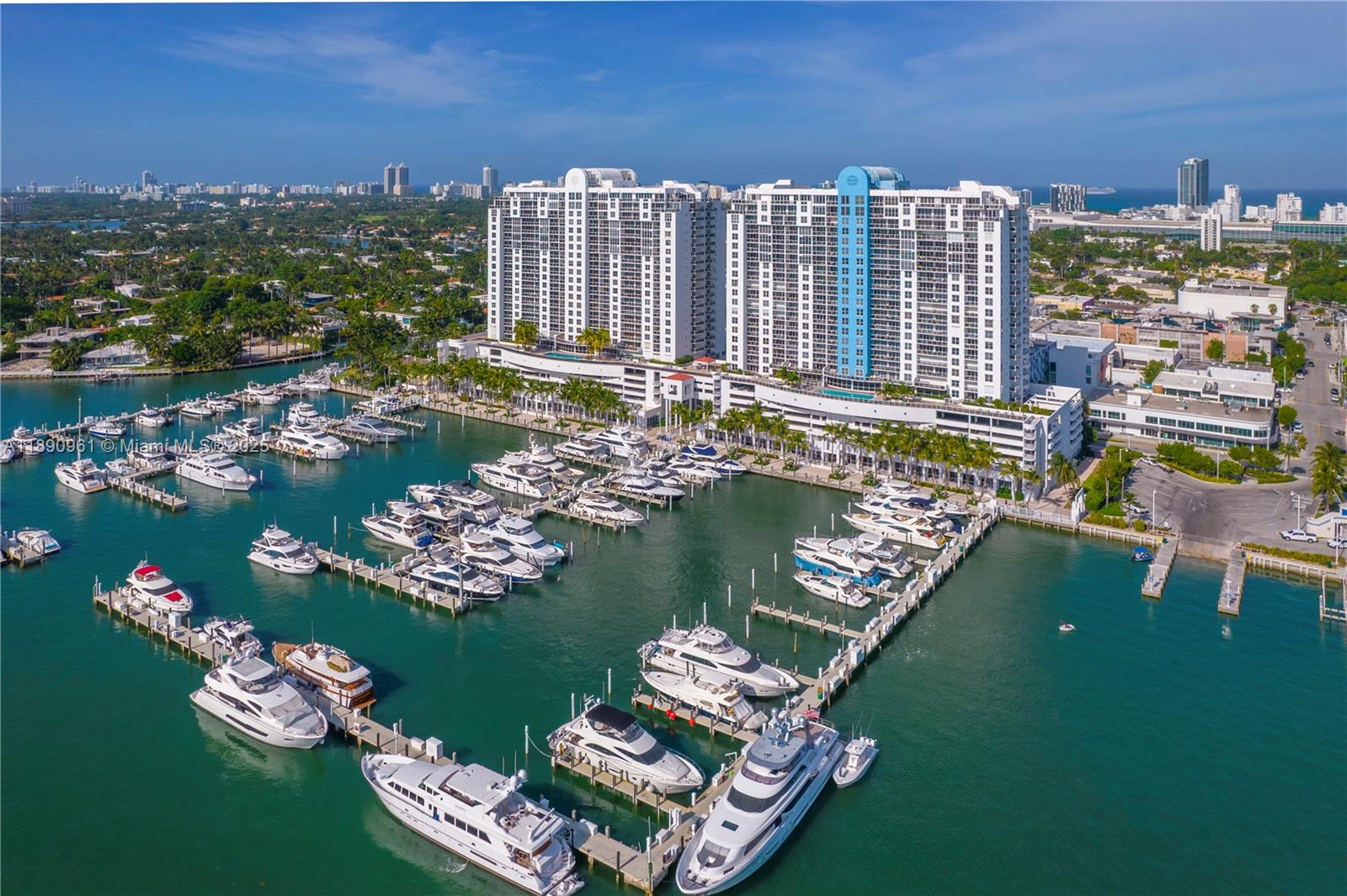 SUNSET HARBOUR NORTH COND - Residential
