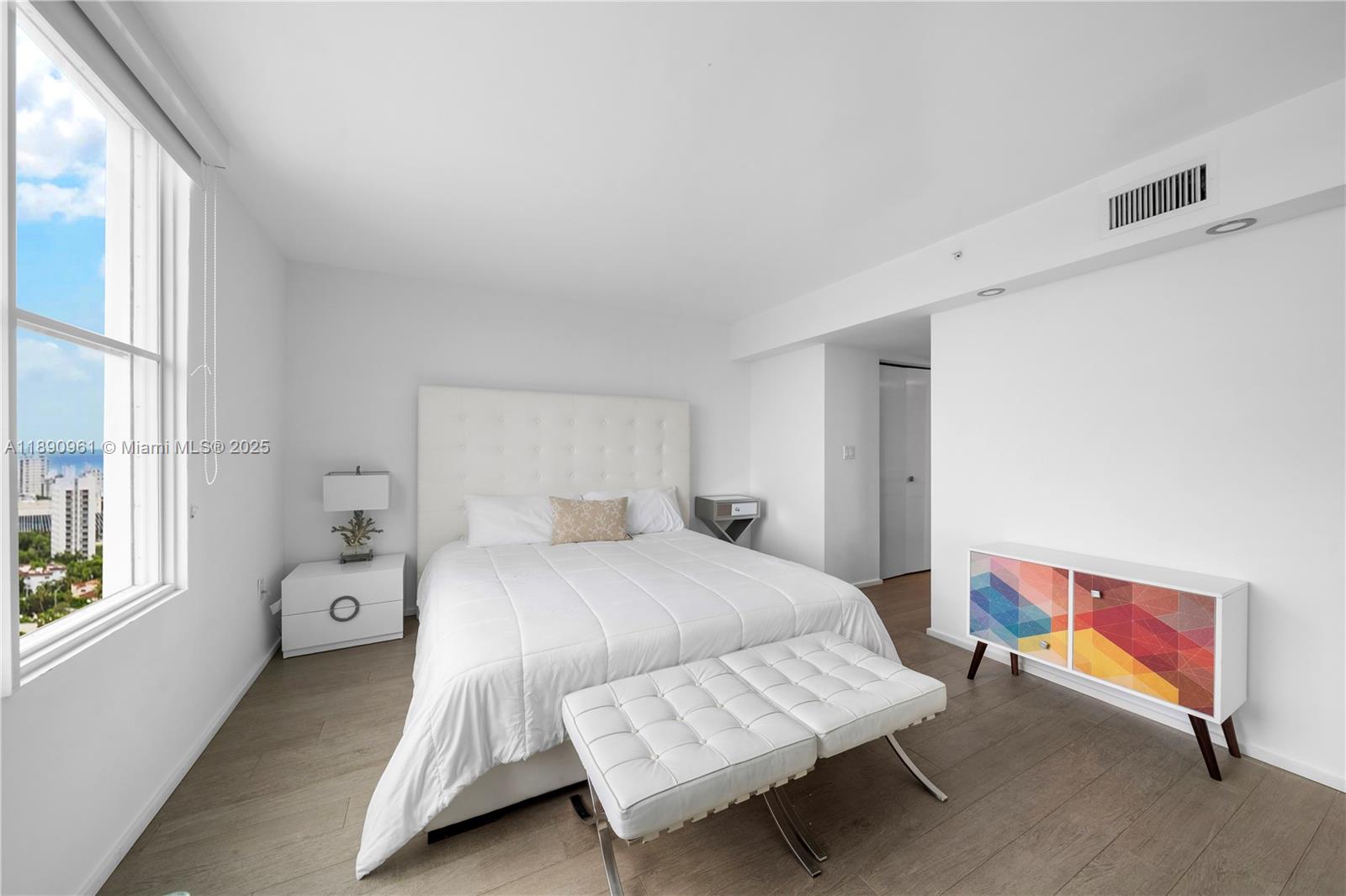 SUNSET HARBOUR NORTH COND - Residential