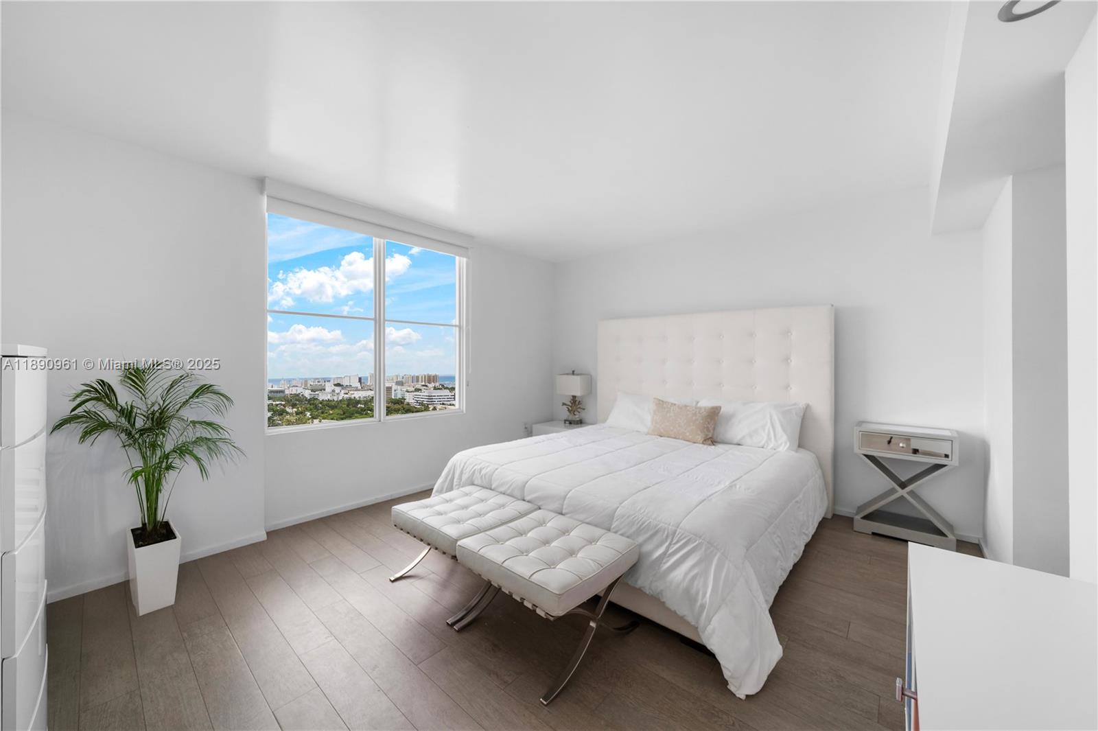 SUNSET HARBOUR NORTH COND - Residential