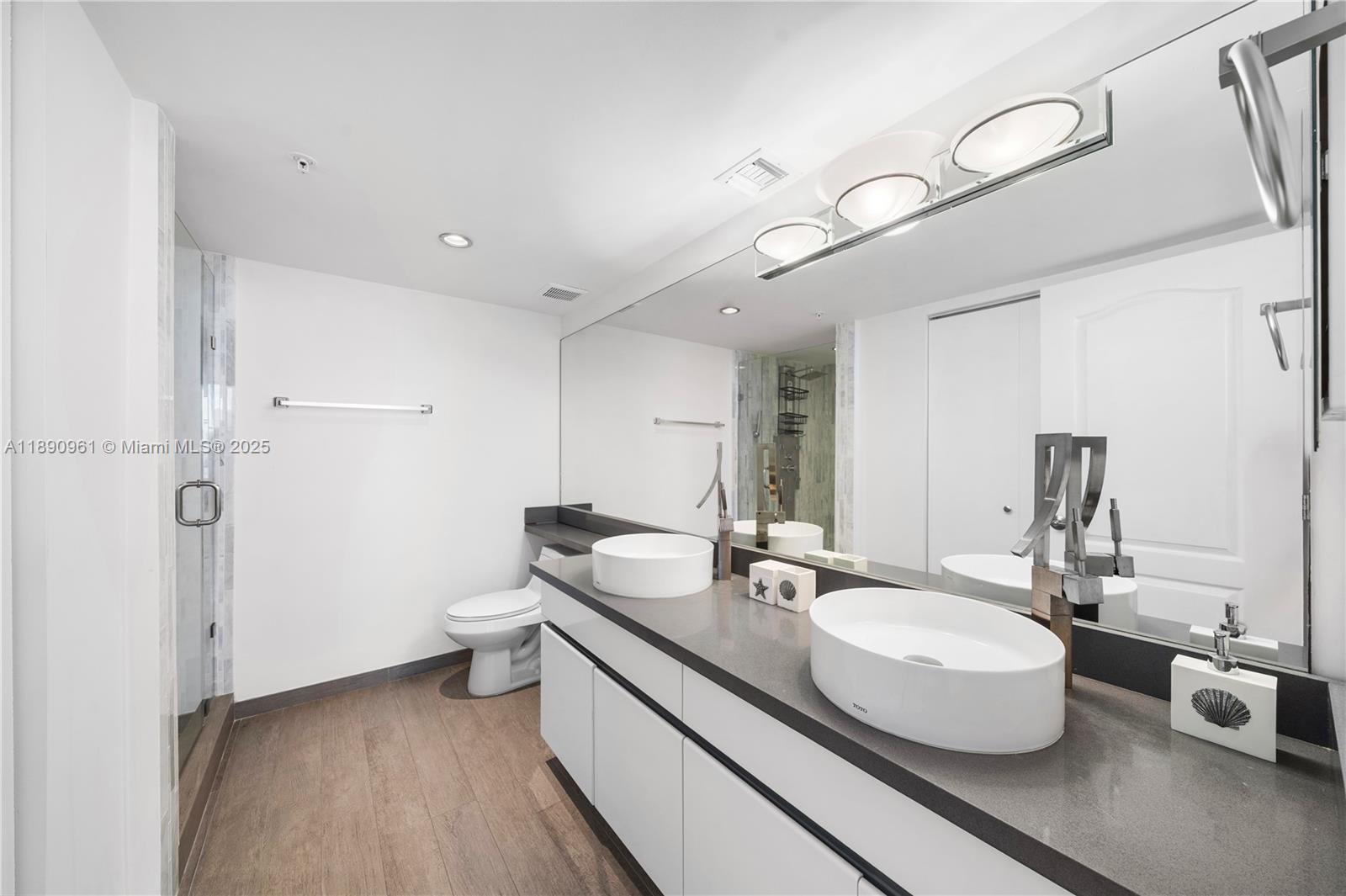 SUNSET HARBOUR NORTH COND - Residential