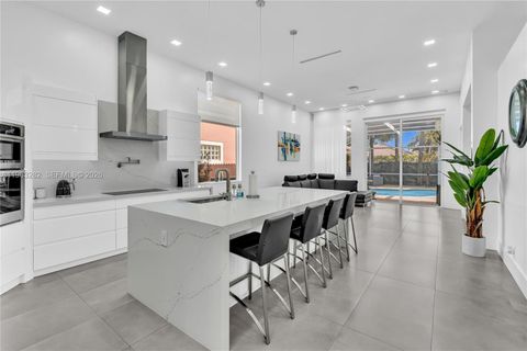 5851 NW 125th Ter Coral Springs FL 33076