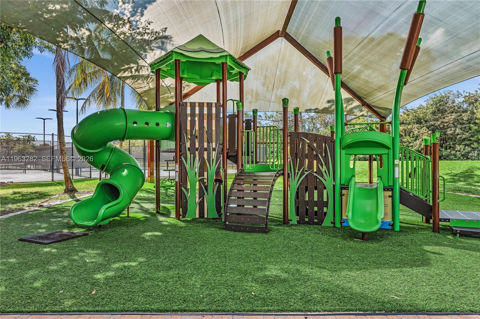 HERON BAY FOUR - Residential