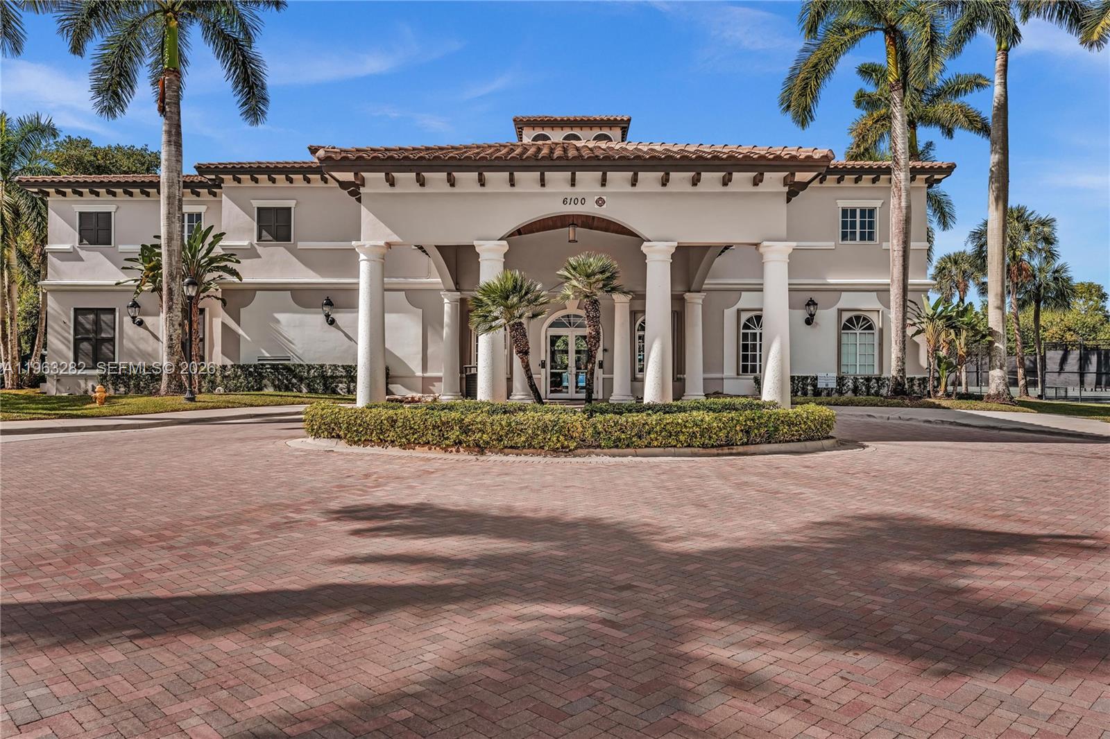 HERON BAY FOUR - Residential