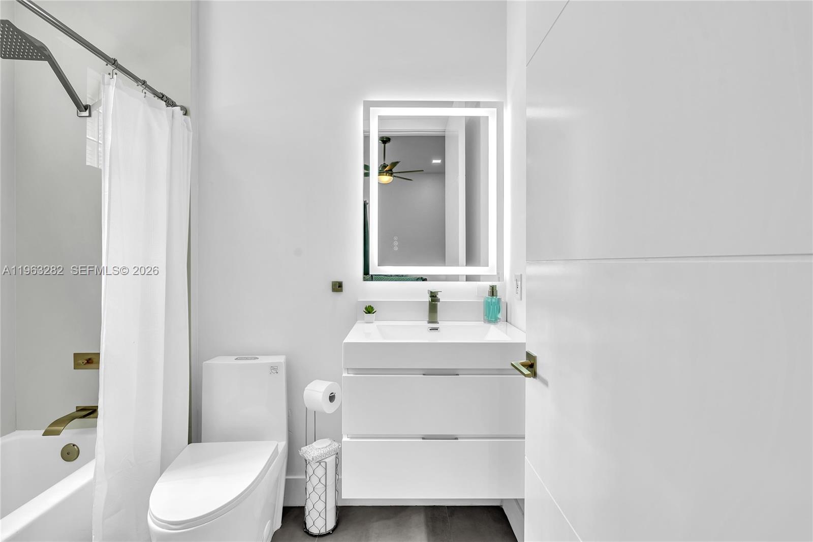 HERON BAY FOUR - Residential