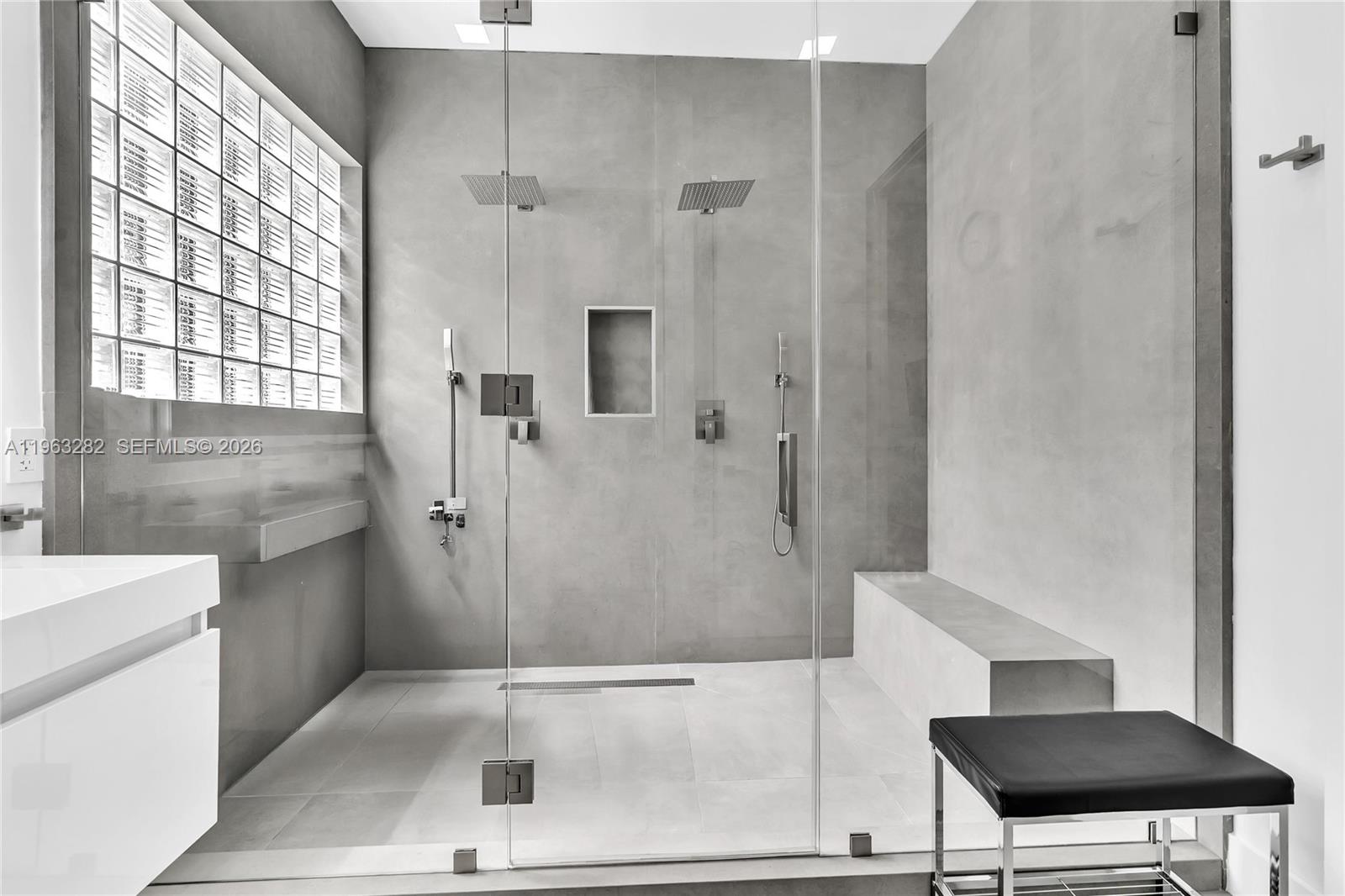 HERON BAY FOUR - Residential