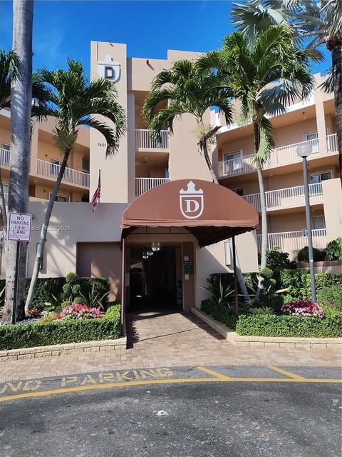 Photo of 7649 E Granville Dr #301, Tamarac, FL 33321 (MLS # A11936812)