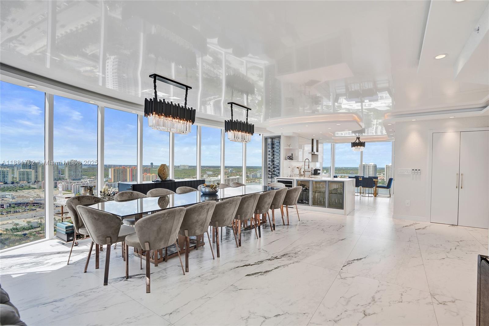 THE PINNACLE CONDO - Residential