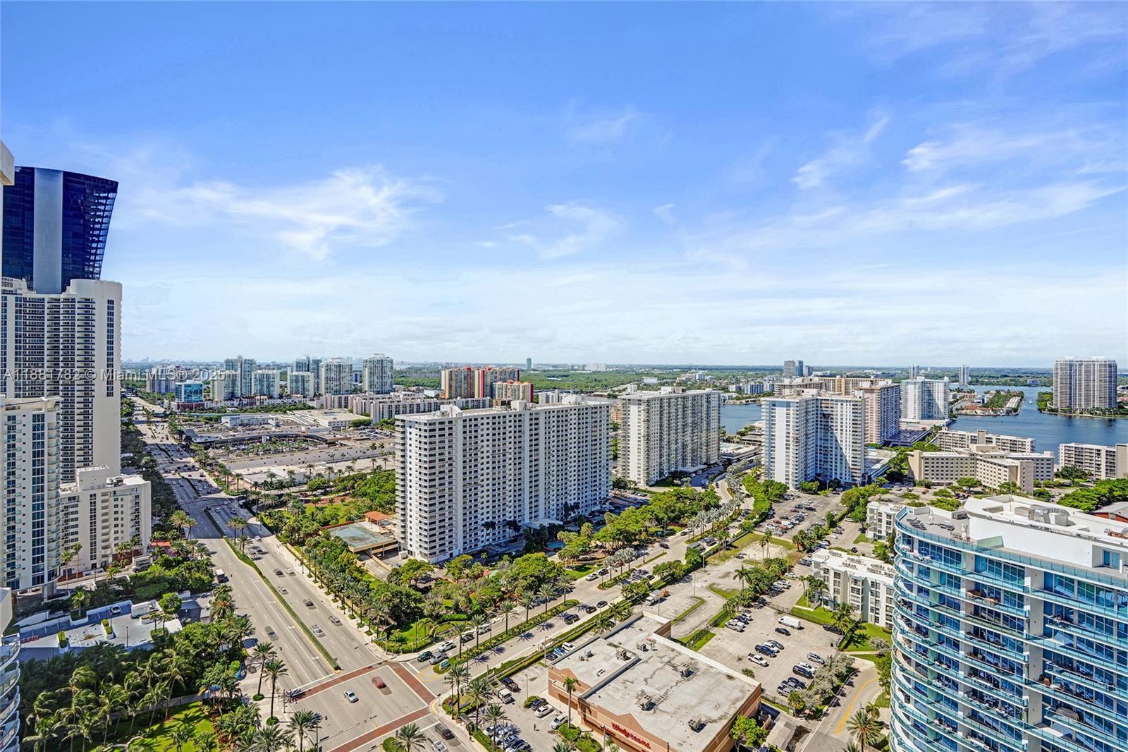 THE PINNACLE CONDO - Residential