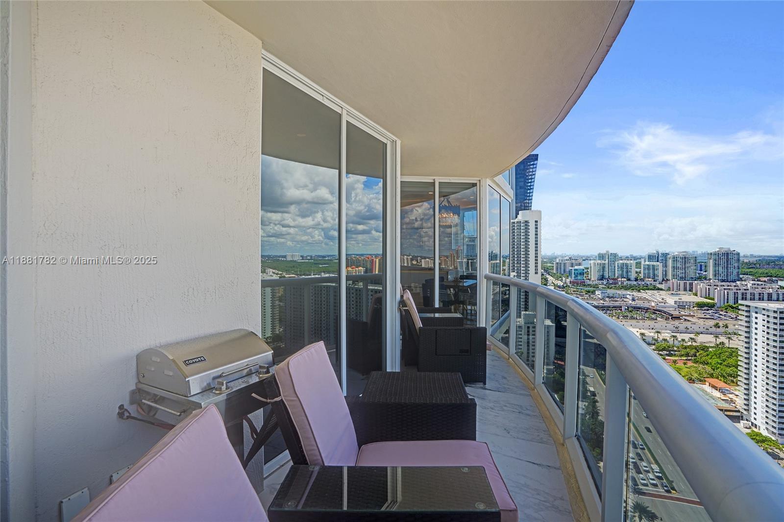 THE PINNACLE CONDO - Residential