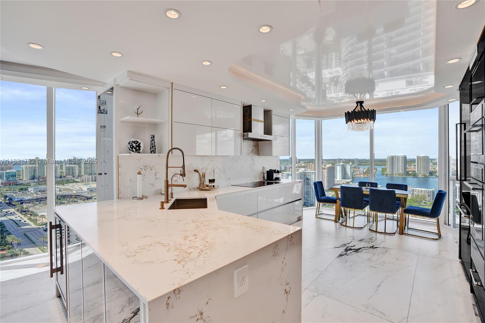 THE PINNACLE CONDO - Residential