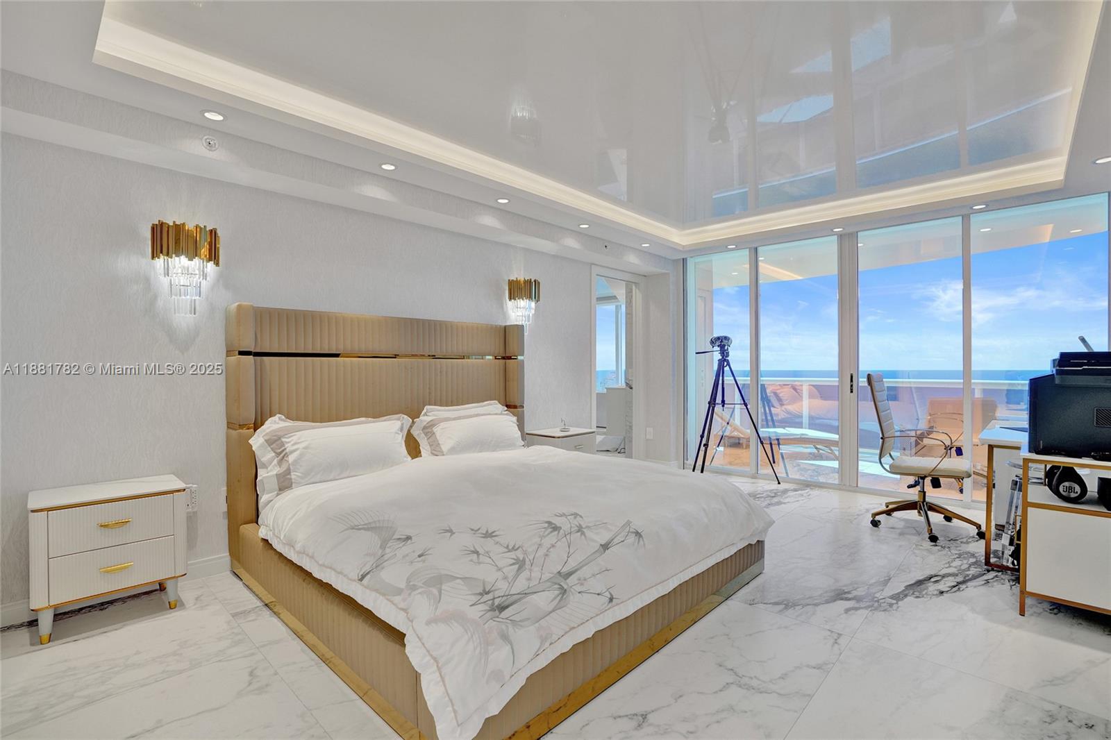 THE PINNACLE CONDO - Residential