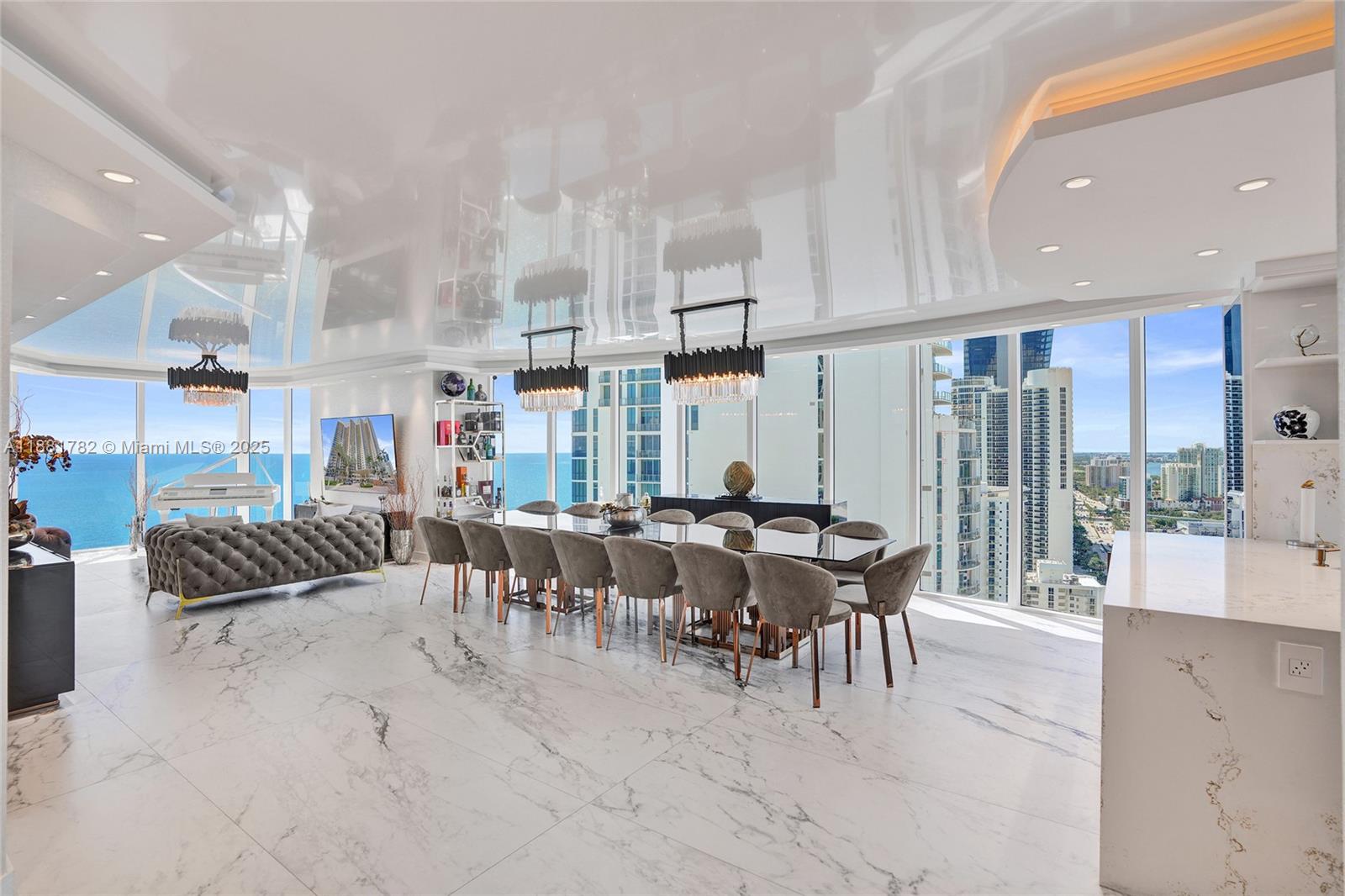 THE PINNACLE CONDO - Residential