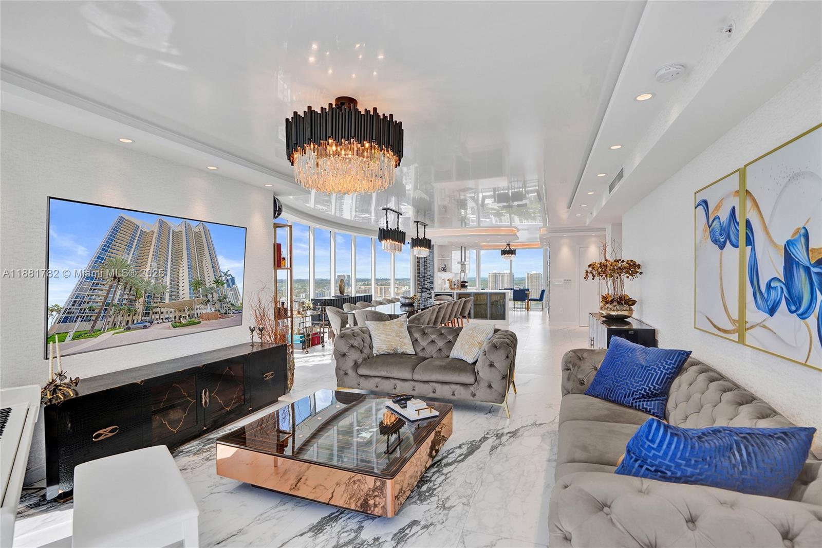 THE PINNACLE CONDO - Residential