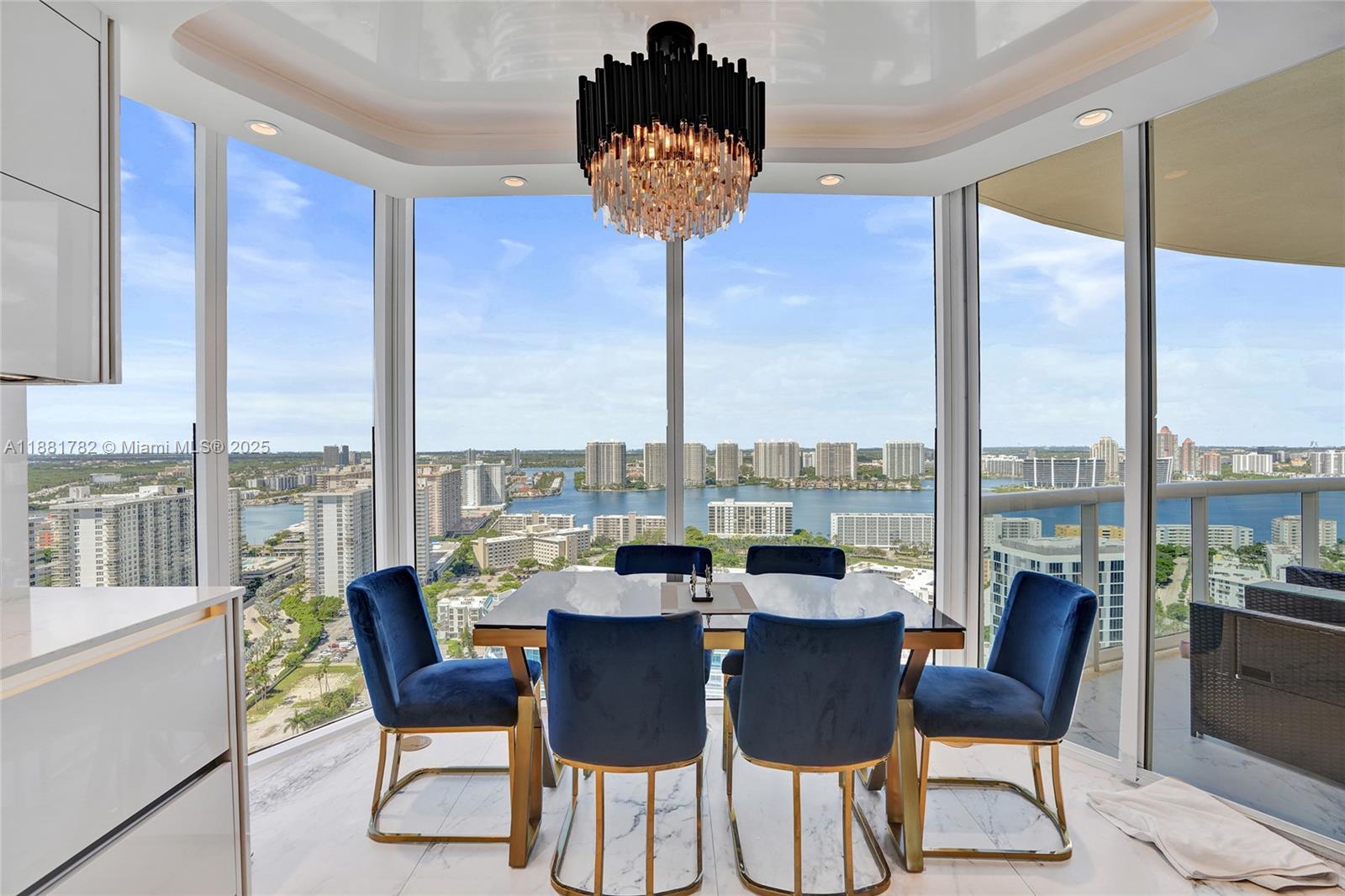 THE PINNACLE CONDO - Residential