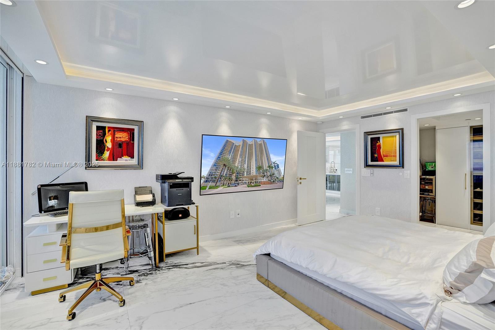 THE PINNACLE CONDO - Residential