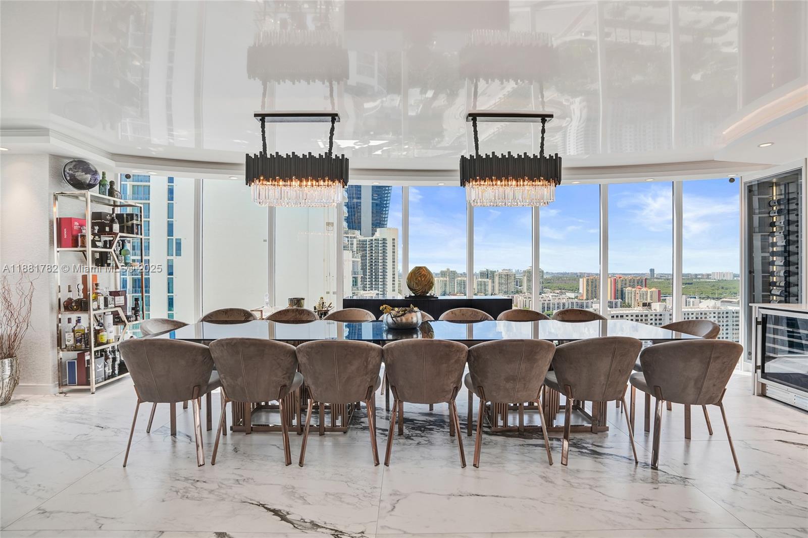 THE PINNACLE CONDO - Residential