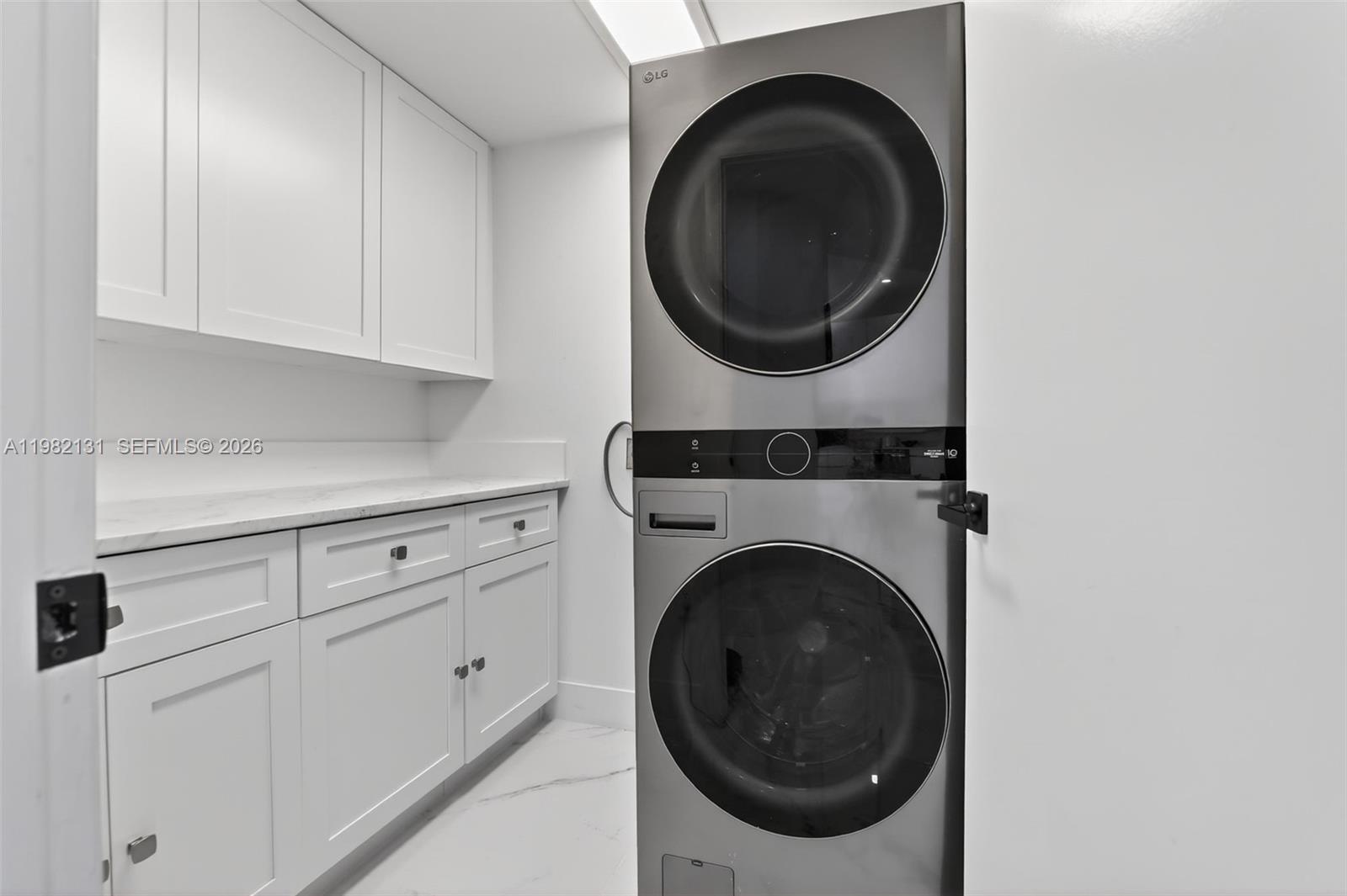 4000 ISL BLVD WILLIAMS IS - Residential