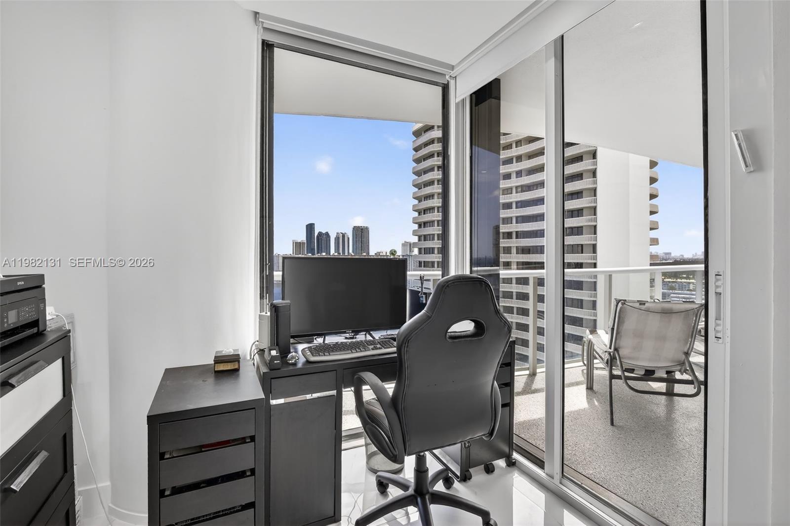 4000 ISL BLVD WILLIAMS IS - Residential