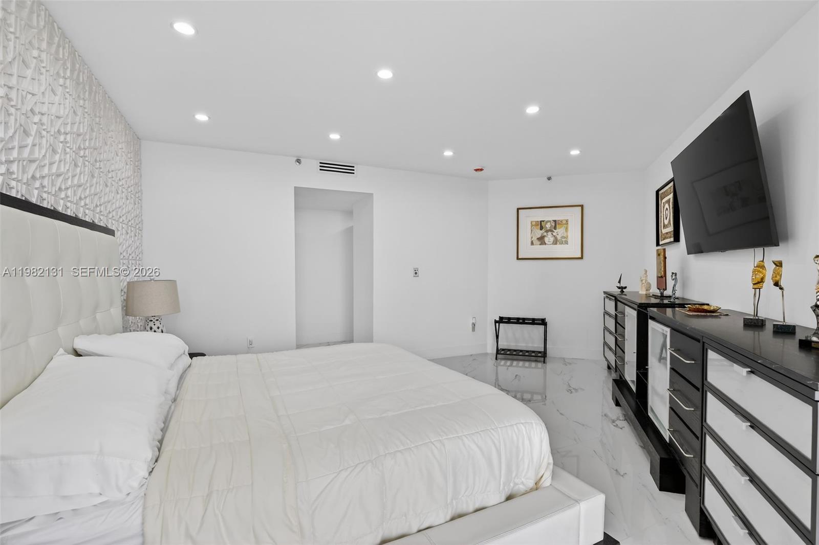 4000 ISL BLVD WILLIAMS IS - Residential